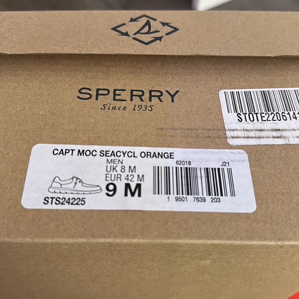 Sperry - Deck Shoe for the stylish - dress to impress! Goes with anything!! - Picture 5 of 5